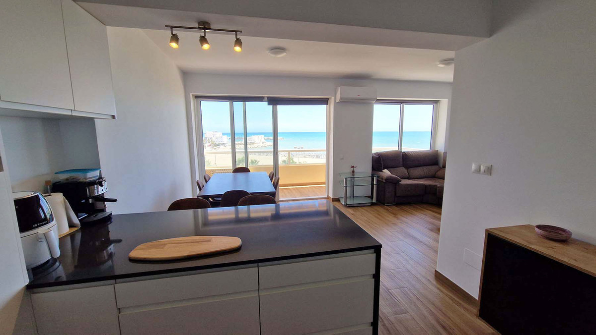 Se vende Apartamento Planta Media de 2 dormitorios en Costa Del Sol, Málaga, España