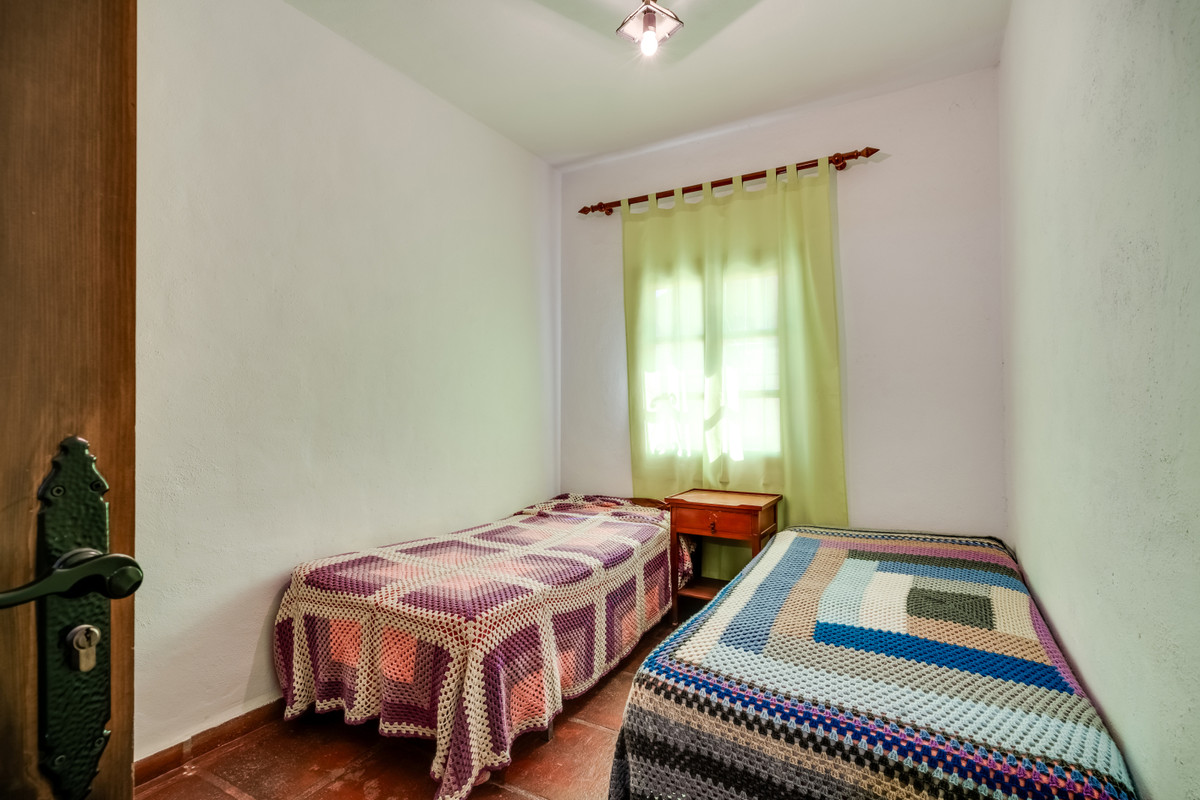 Se vende Finca - Cortijo de 8 dormitorios en Costa Del Sol, Málaga, España