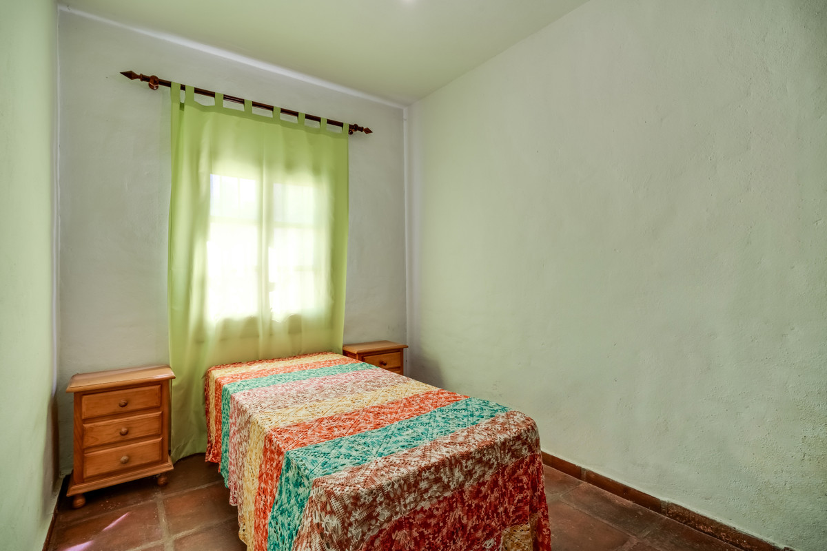 Se vende Finca - Cortijo de 8 dormitorios en Costa Del Sol, Málaga, España