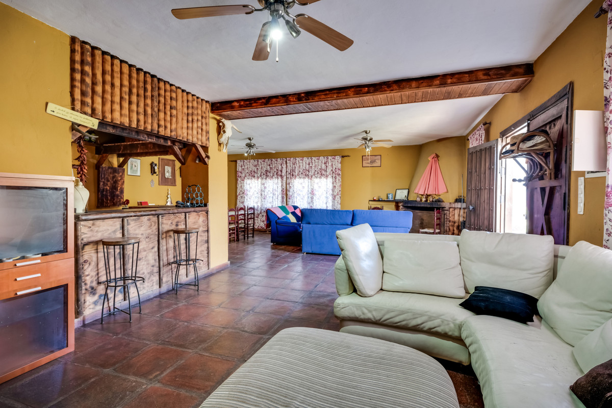 Se vende Finca - Cortijo de 8 dormitorios en Costa Del Sol, Málaga, España
