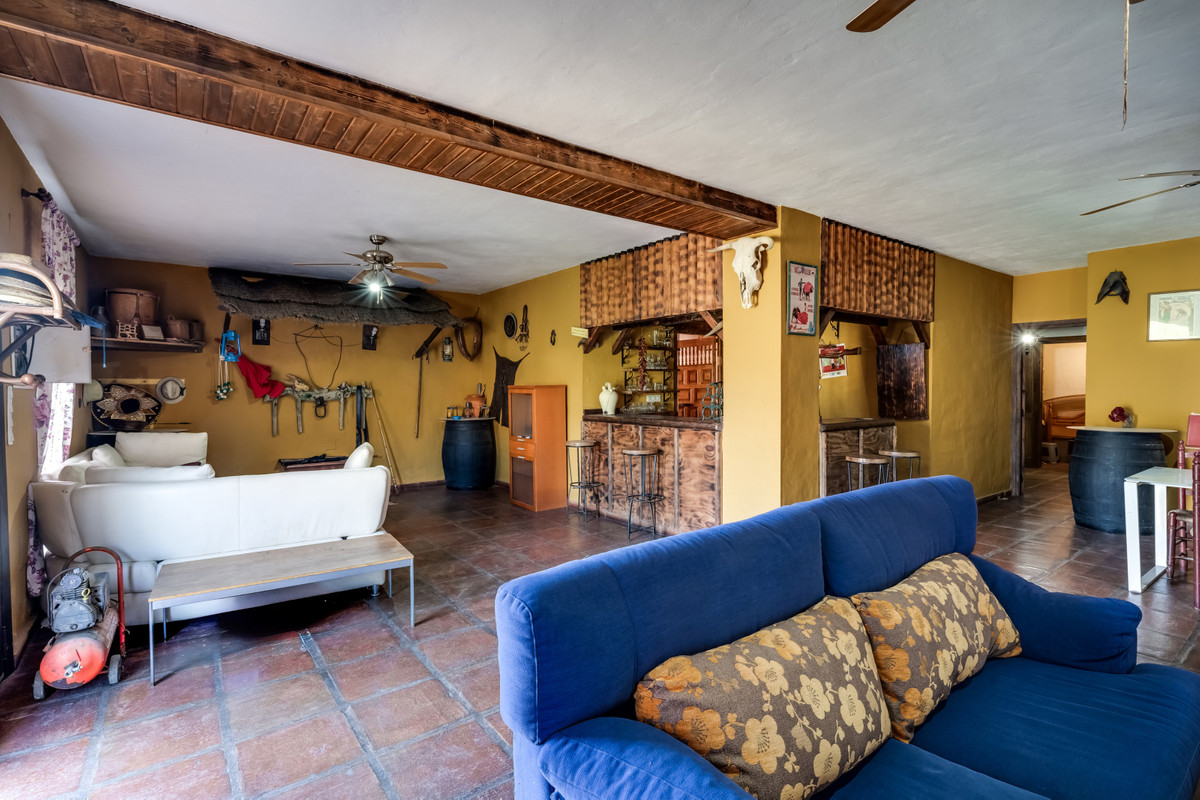 Se vende Finca - Cortijo de 8 dormitorios en Costa Del Sol, Málaga, España