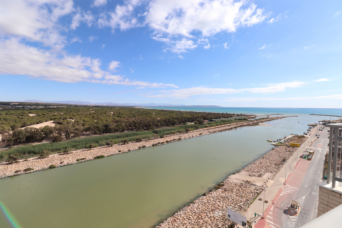 3 Bed Apartment for sale in Guardamar Del Segura Costa Blanca, Alicante, Spain