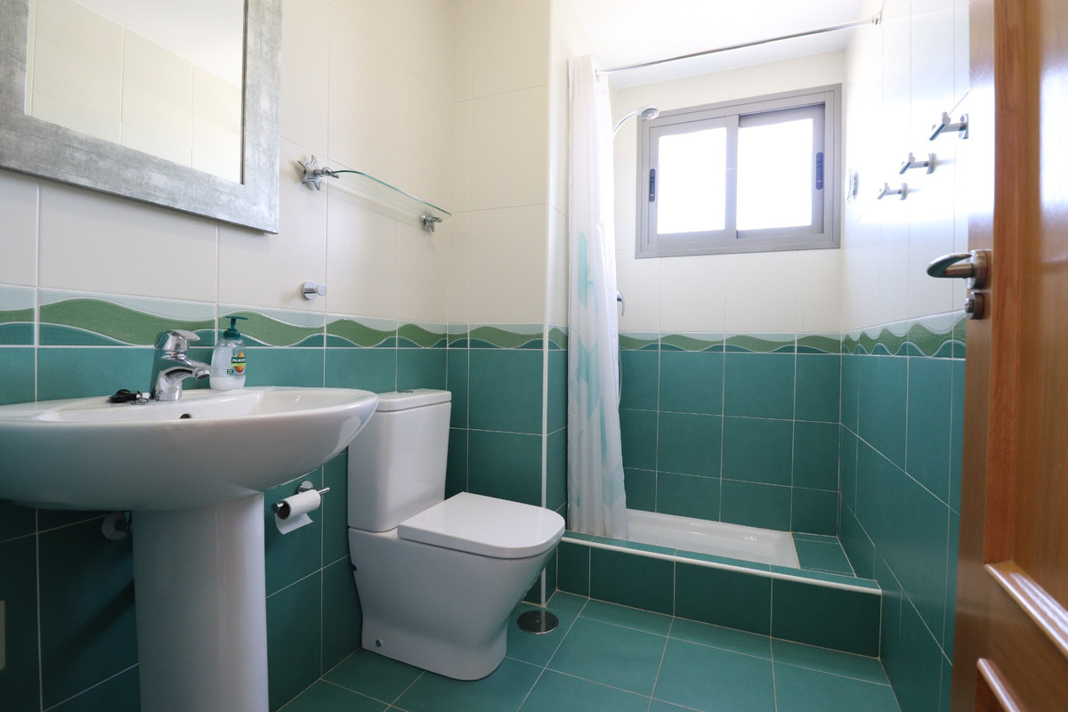 3 Bed Apartment for sale in Guardamar Del Segura Costa Blanca, Alicante, Spain
