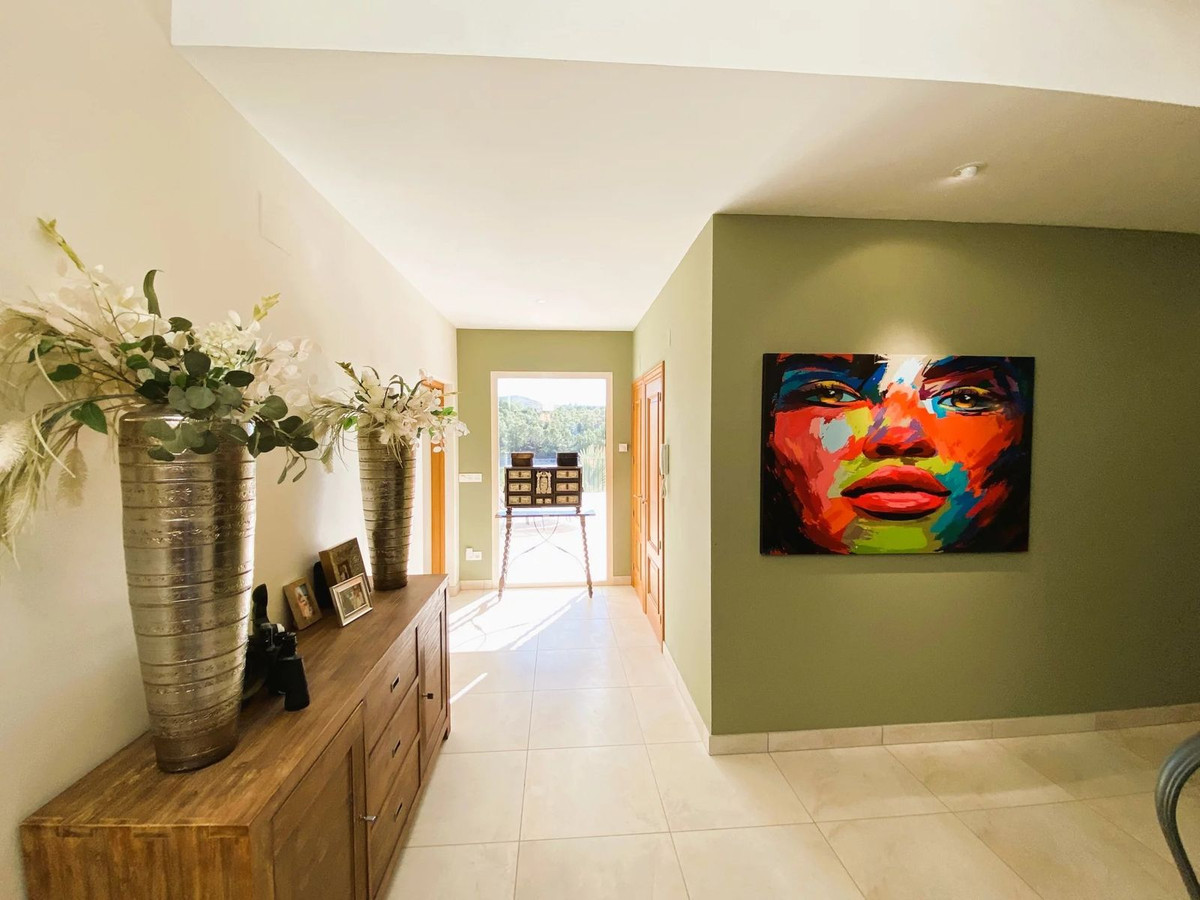 5 Bed Townhouse for sale in Busot Costa Blanca, Alicante, Spain