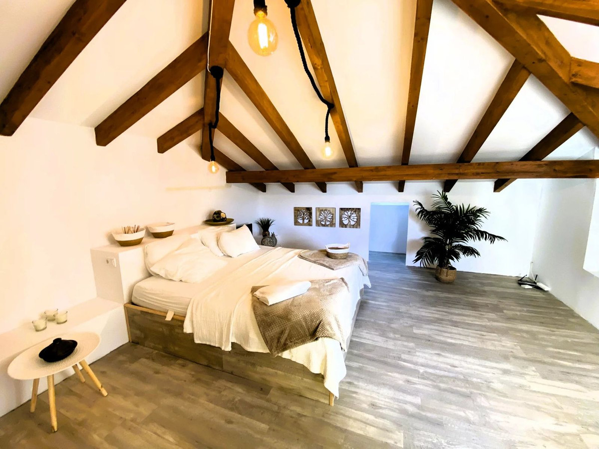 5 Bed Townhouse for sale in Busot Costa Blanca, Alicante, Spain