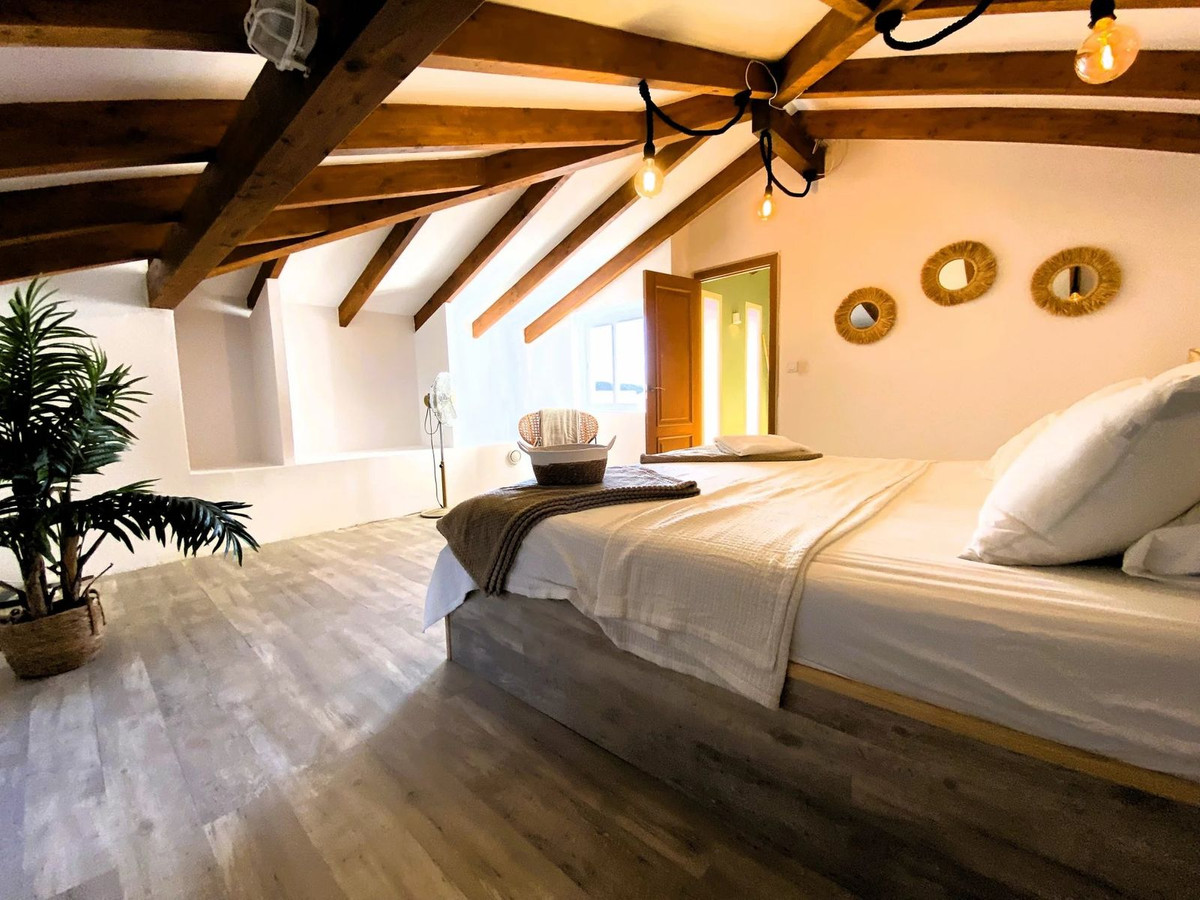 5 Bed Townhouse for sale in Busot Costa Blanca, Alicante, Spain