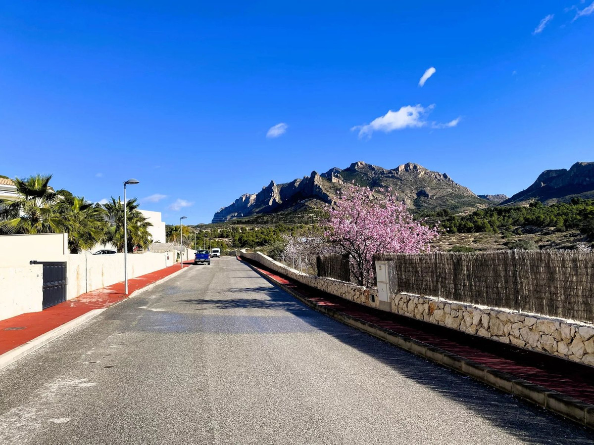 5 Bed Townhouse for sale in Busot Costa Blanca, Alicante, Spain