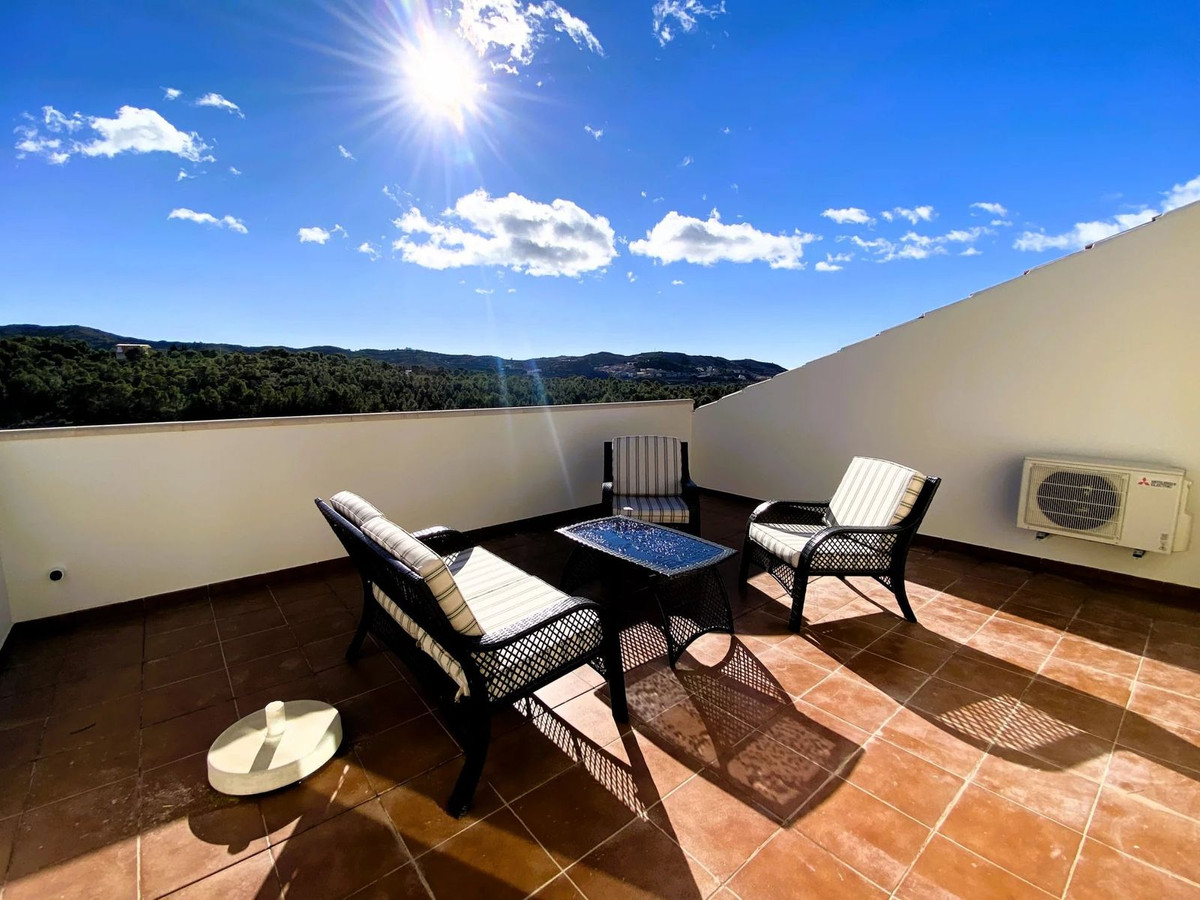 5 Bed Townhouse for sale in Busot Costa Blanca, Alicante, Spain