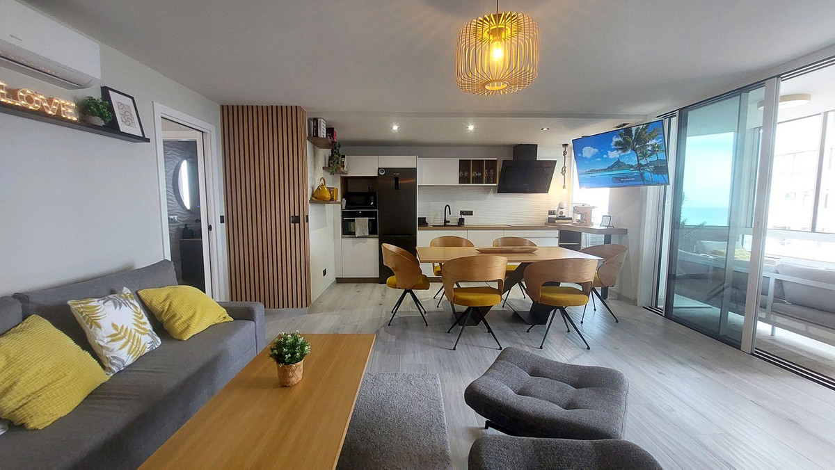 Se vende Apartamento Planta Media de 2 dormitorios en Costa Del Sol, Málaga, España