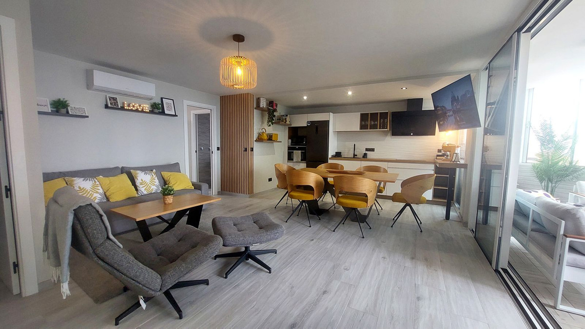 Se vende Apartamento Planta Media de 2 dormitorios en Costa Del Sol, Málaga, España