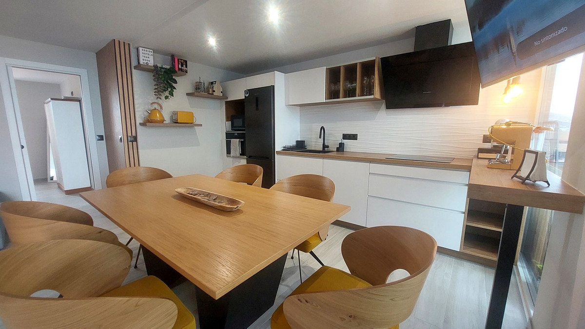 Se vende Apartamento Planta Media de 2 dormitorios en Costa Del Sol, Málaga, España