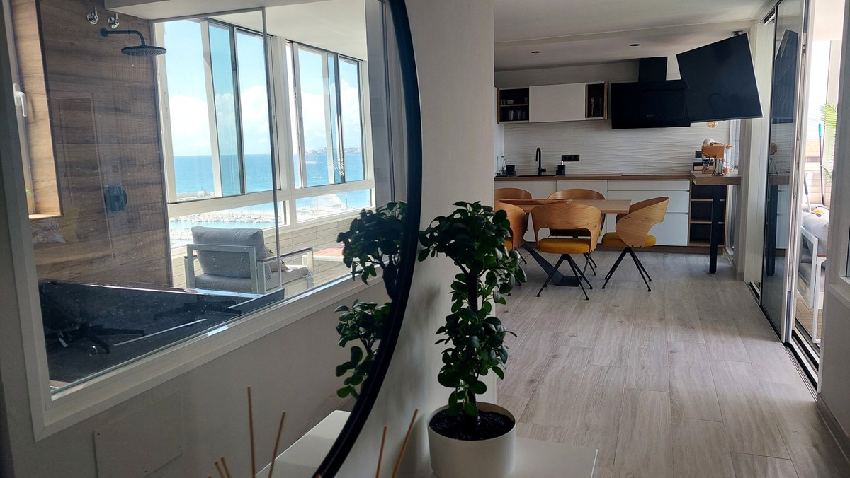 Se vende Apartamento Planta Media de 2 dormitorios en Costa Del Sol, Málaga, España