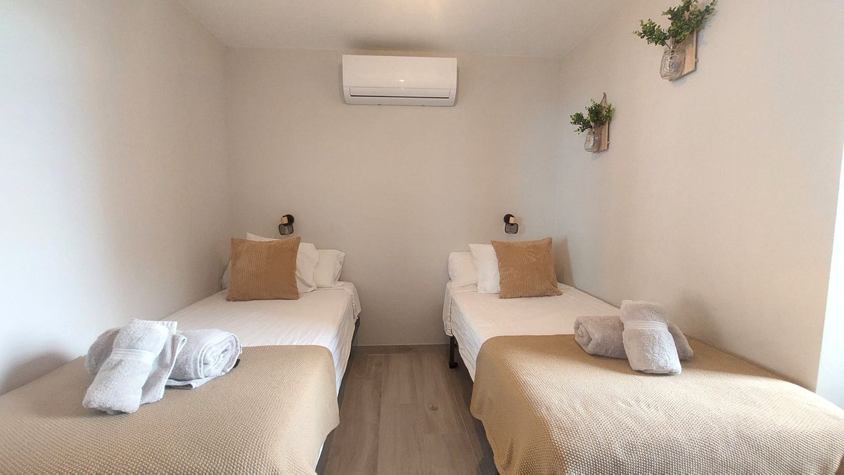 Se vende Apartamento Planta Media de 2 dormitorios en Costa Del Sol, Málaga, España