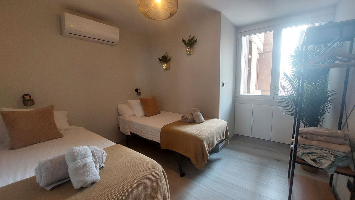 Se vende Apartamento Planta Media de 2 dormitorios en Costa Del Sol, Málaga, España