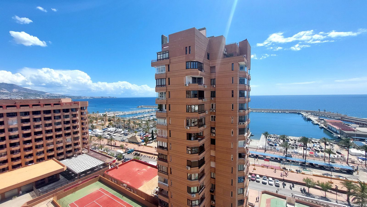 Se vende Apartamento Planta Media de 2 dormitorios en Costa Del Sol, Málaga, España