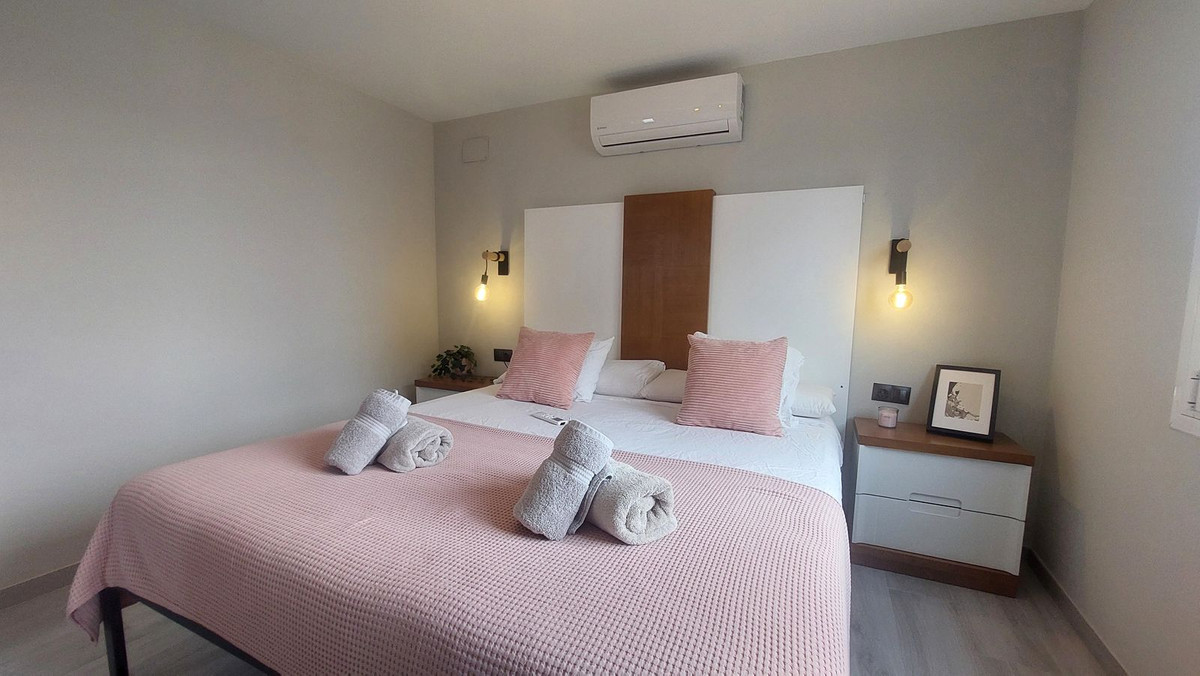 Se vende Apartamento Planta Media de 2 dormitorios en Costa Del Sol, Málaga, España