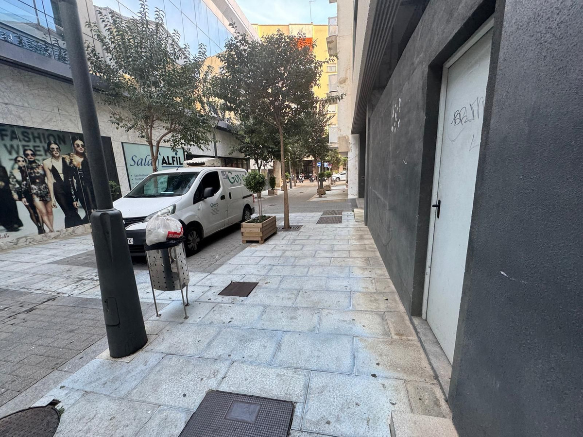 Commercial unit for sale in Marbella Costa Del Sol, Málaga, Spain
