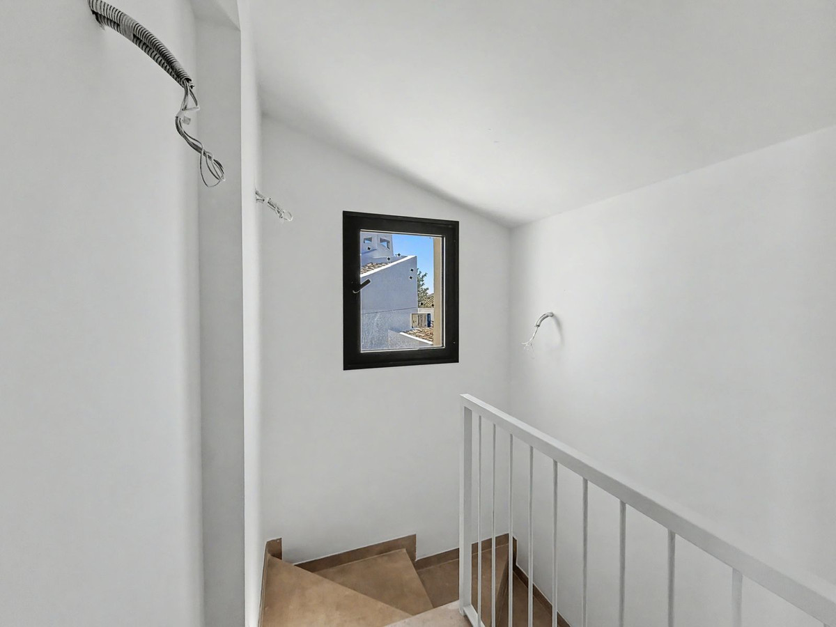 2 Bed Townhouse for sale in Estepona Costa Del Sol, Málaga, Spain