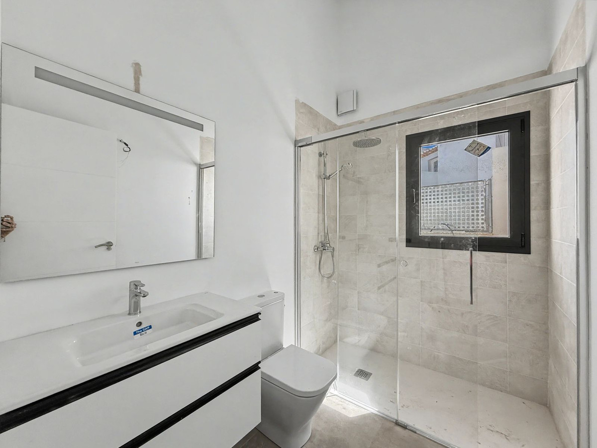 2 Bed Townhouse for sale in Estepona Costa Del Sol, Málaga, Spain