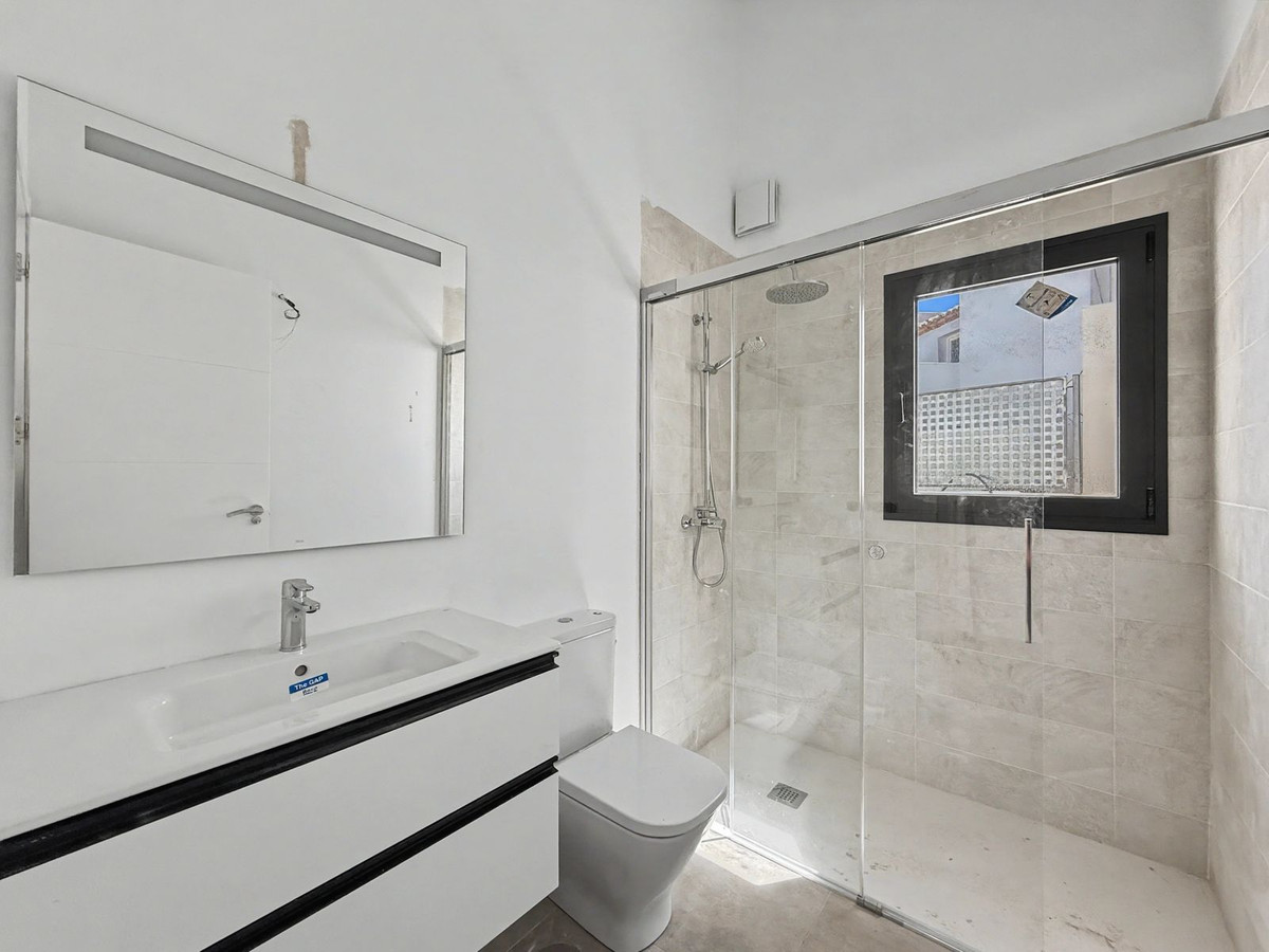2 Bed Townhouse for sale in Estepona Costa Del Sol, Málaga, Spain