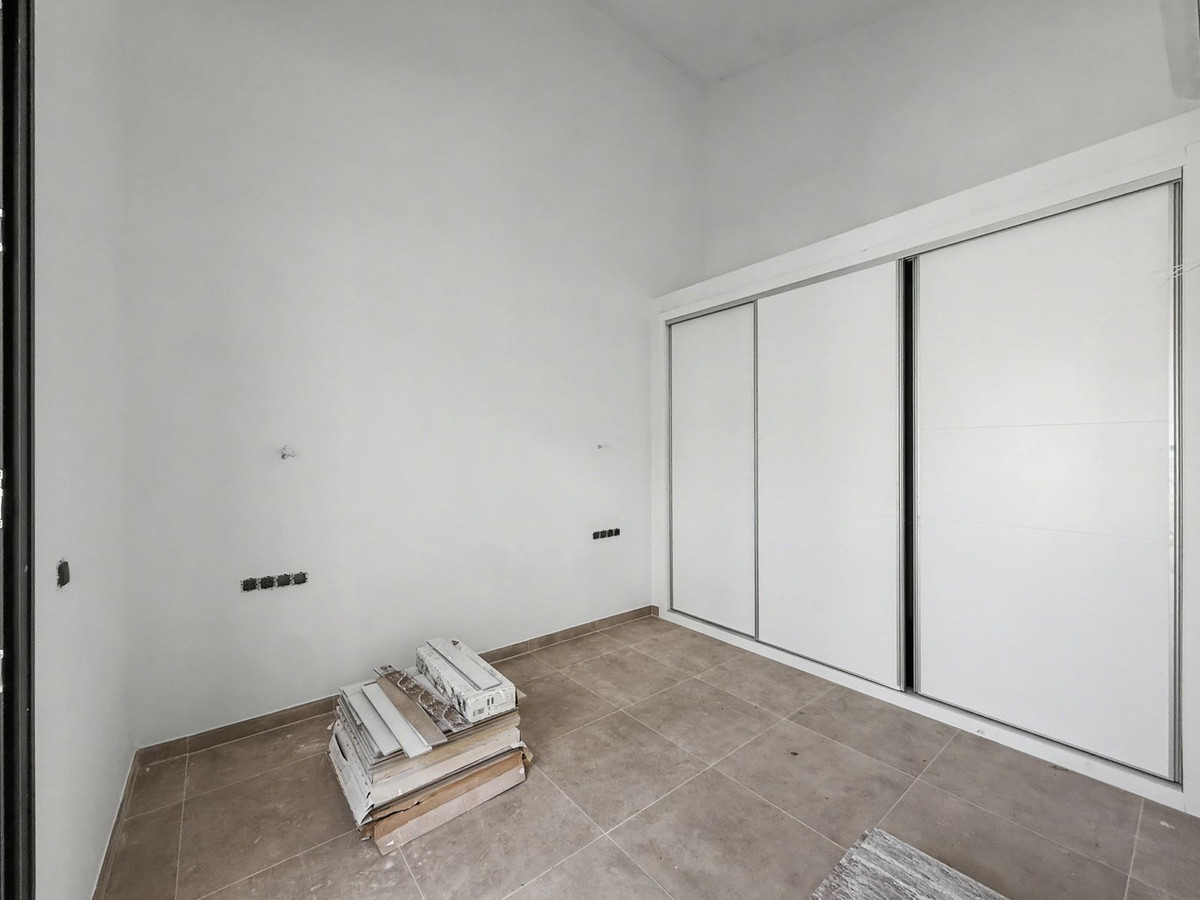 2 Bed Townhouse for sale in Estepona Costa Del Sol, Málaga, Spain