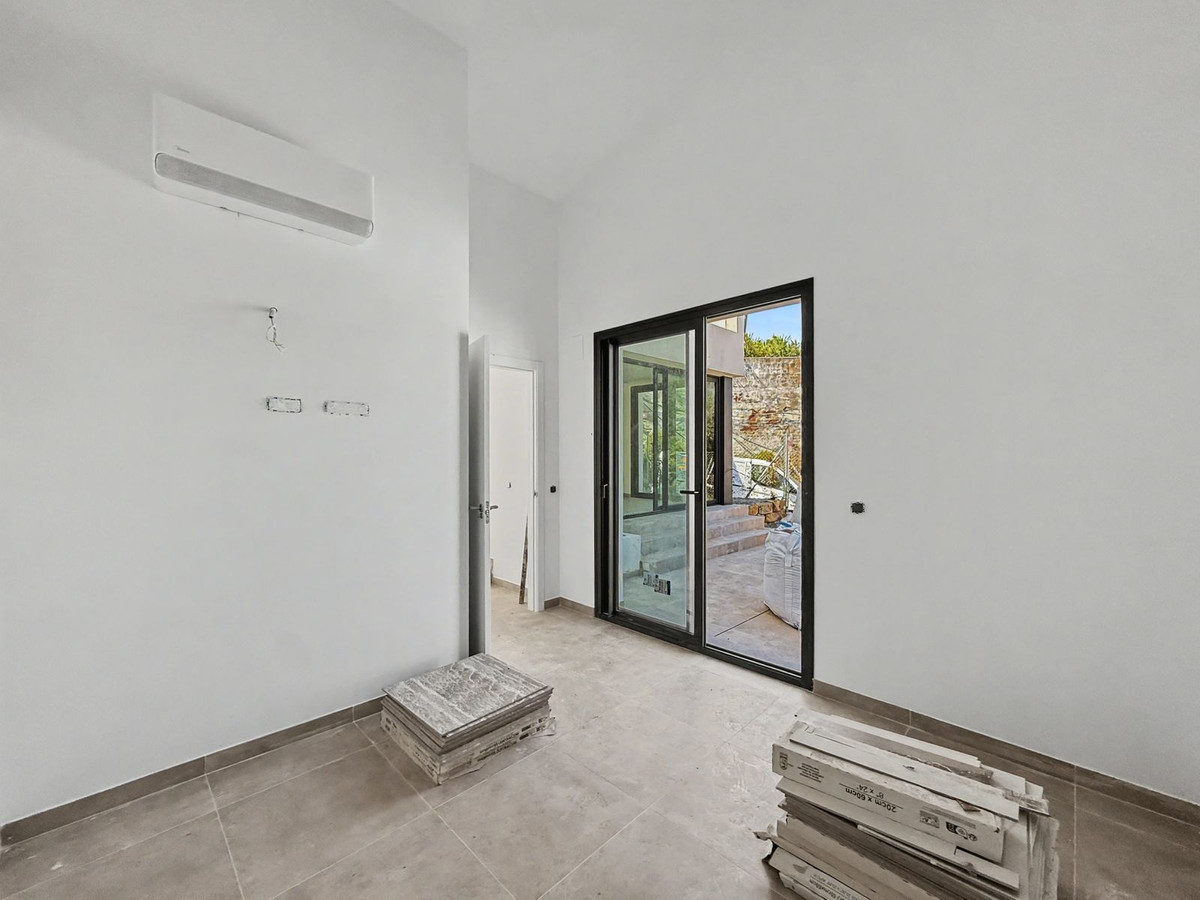 2 Bed Townhouse for sale in Estepona Costa Del Sol, Málaga, Spain