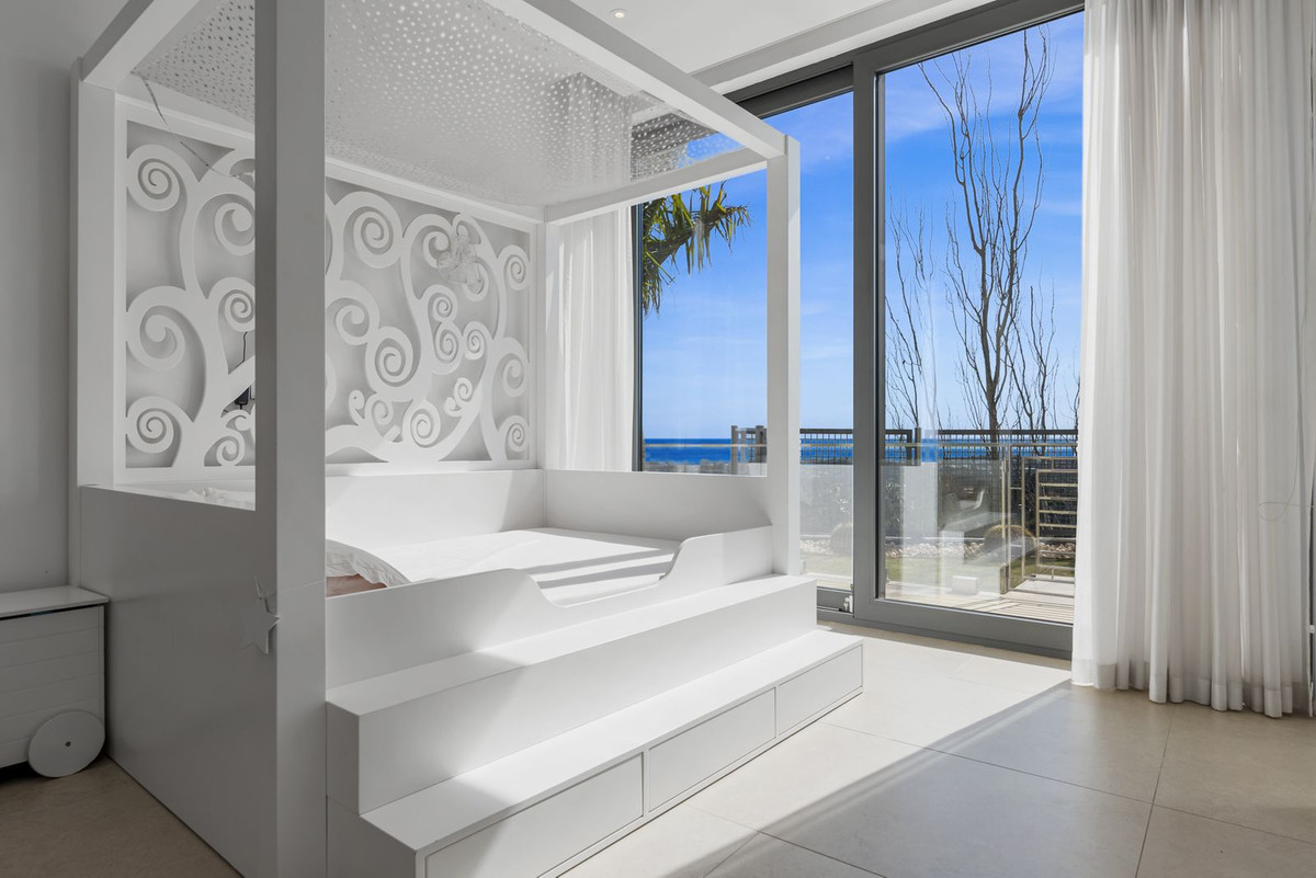 Se vende Villa - Chalet de 7 dormitorios en Costa Del Sol, Málaga, España