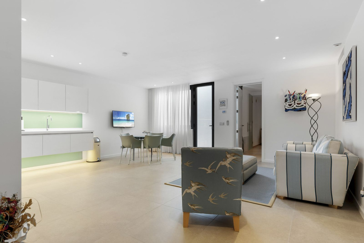 Se vende Villa - Chalet de 7 dormitorios en Costa Del Sol, Málaga, España