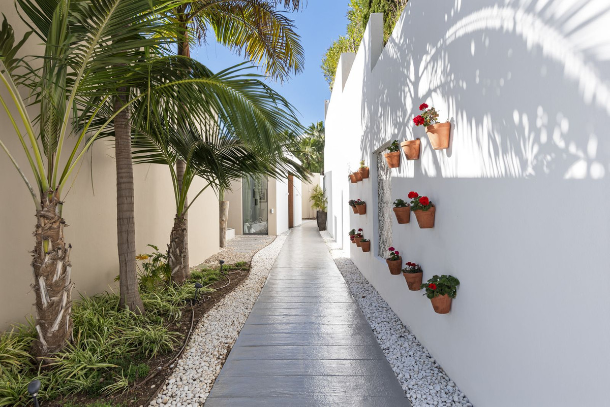 Se vende Villa - Chalet de 7 dormitorios en Costa Del Sol, Málaga, España
