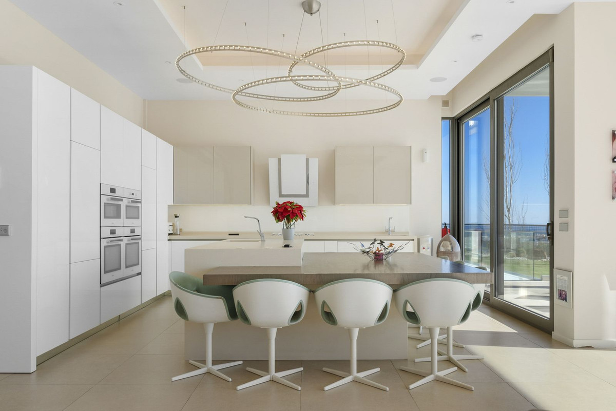 Se vende Villa - Chalet de 7 dormitorios en Costa Del Sol, Málaga, España