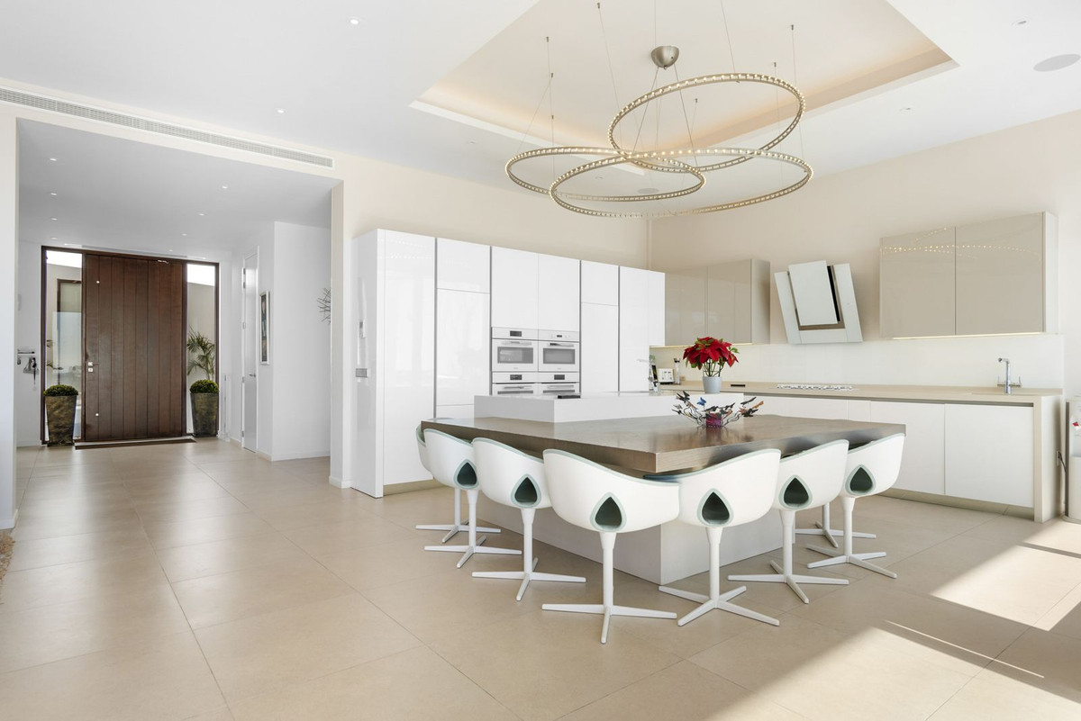 Se vende Villa - Chalet de 7 dormitorios en Costa Del Sol, Málaga, España