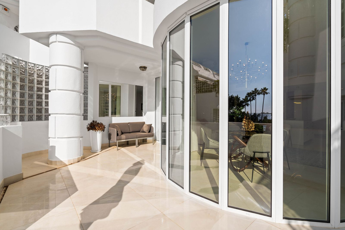 2 Bed Apartment for sale in New Golden Mile Costa Del Sol, Málaga, Spain