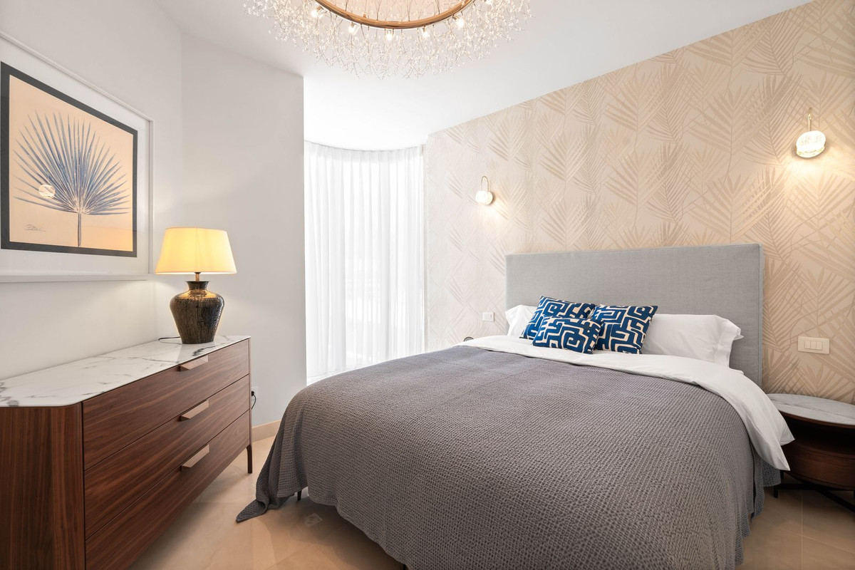 2 Bed Apartment for sale in New Golden Mile Costa Del Sol, Málaga, Spain