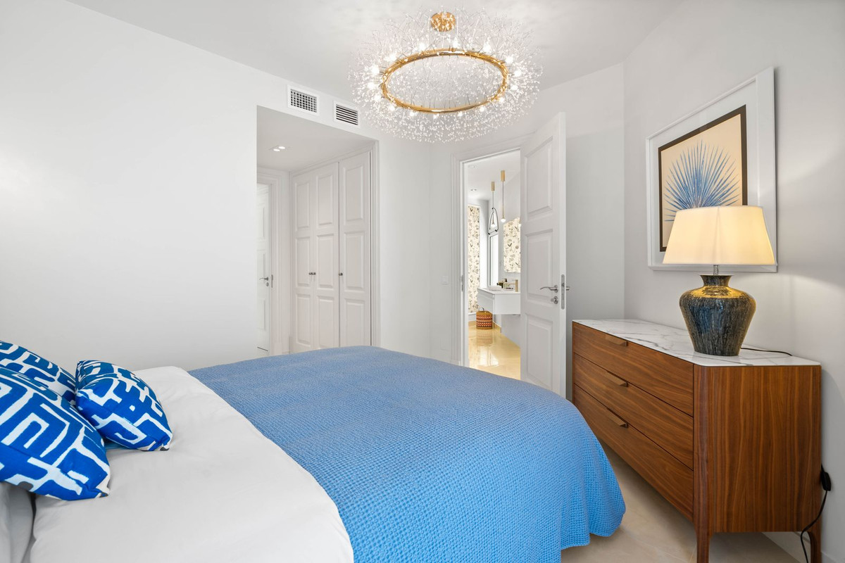 2 Bed Apartment for sale in New Golden Mile Costa Del Sol, Málaga, Spain