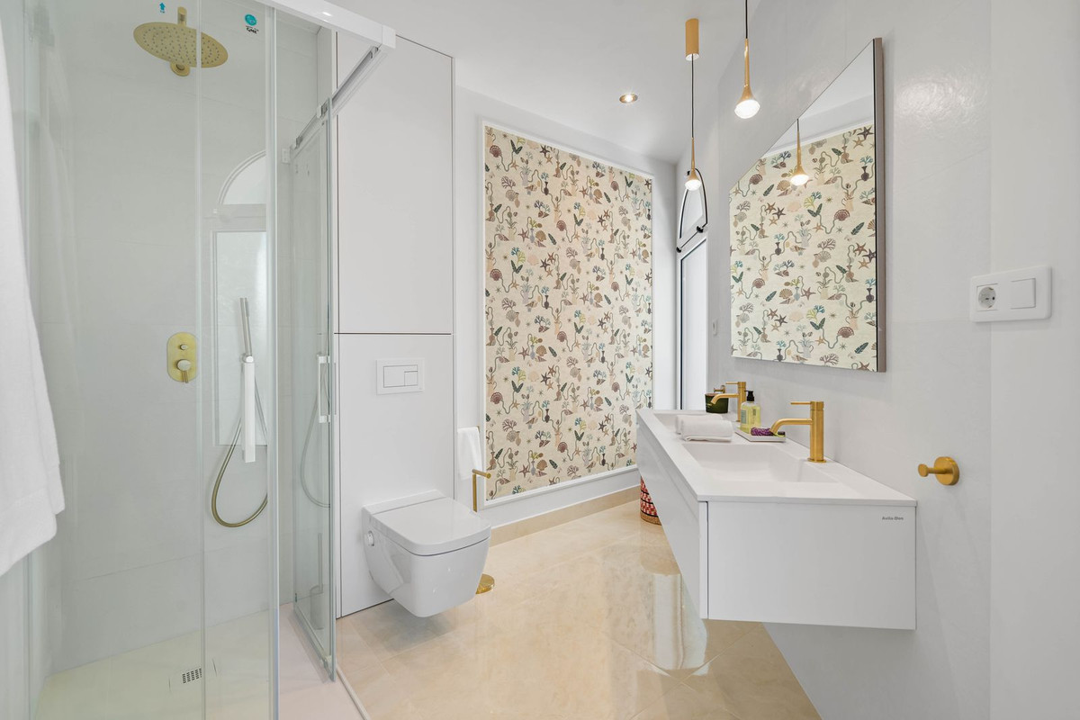 2 Bed Apartment for sale in New Golden Mile Costa Del Sol, Málaga, Spain