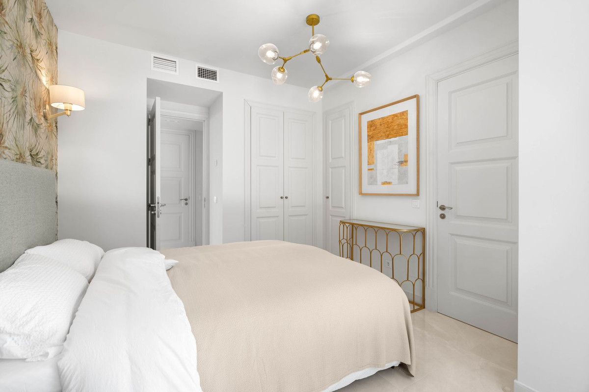 2 Bed Apartment for sale in New Golden Mile Costa Del Sol, Málaga, Spain