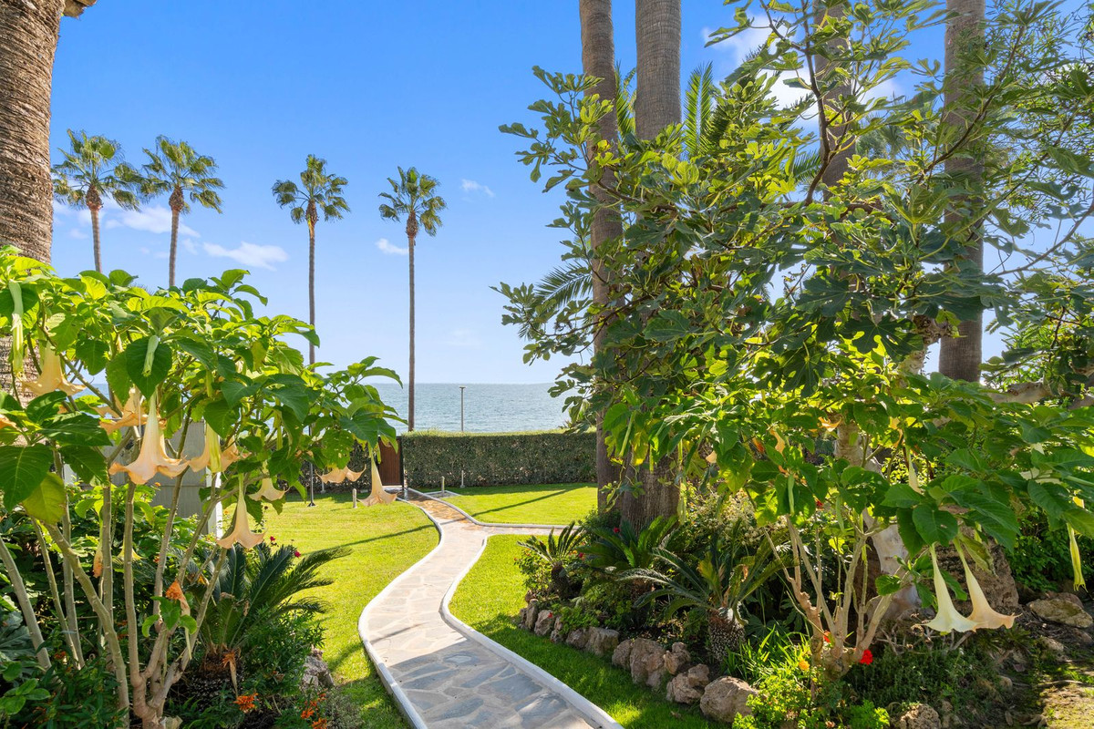 2 Bed Apartment for sale in New Golden Mile Costa Del Sol, Málaga, Spain