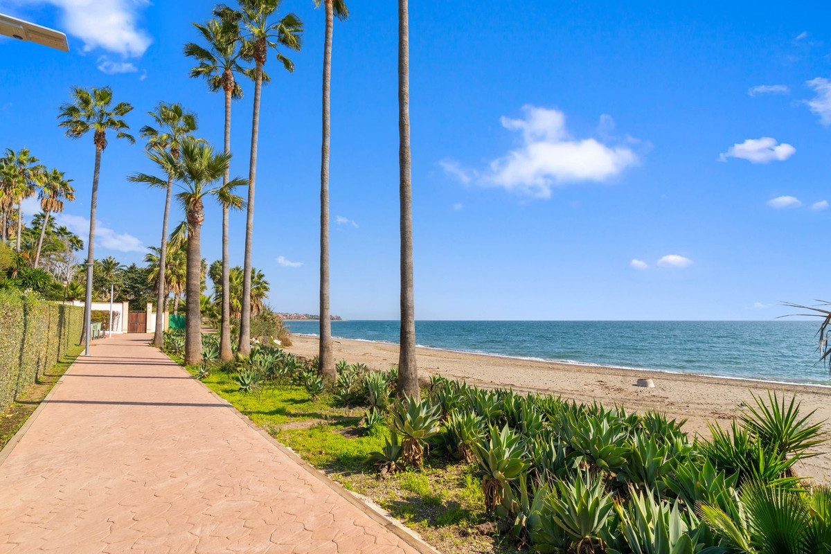 2 Bed Apartment for sale in New Golden Mile Costa Del Sol, Málaga, Spain