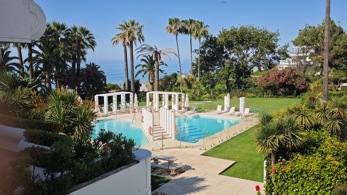 2 Bed Apartment for sale in New Golden Mile Costa Del Sol, Málaga, Spain