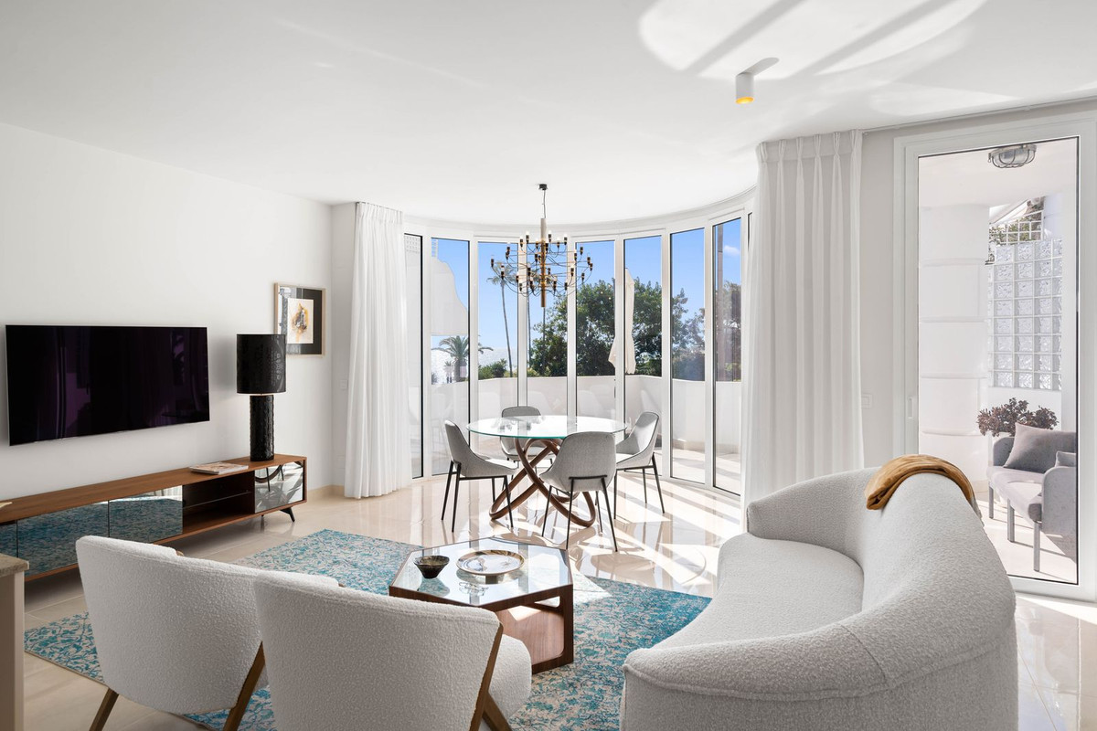 2 Bed Apartment for sale in New Golden Mile Costa Del Sol, Málaga, Spain