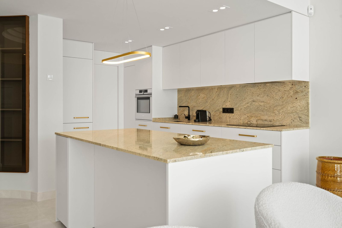 2 Bed Apartment for sale in New Golden Mile Costa Del Sol, Málaga, Spain