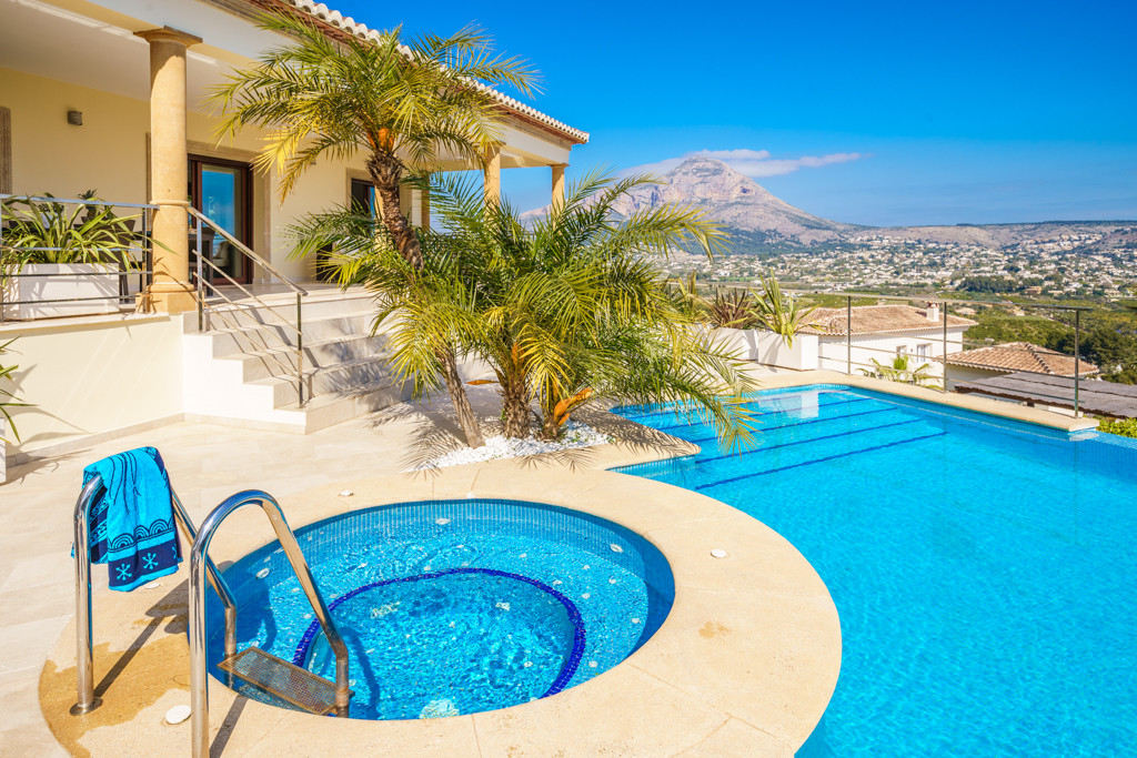 4 Bed Townhouse for sale in Javea Costa Blanca, Alicante, Spain