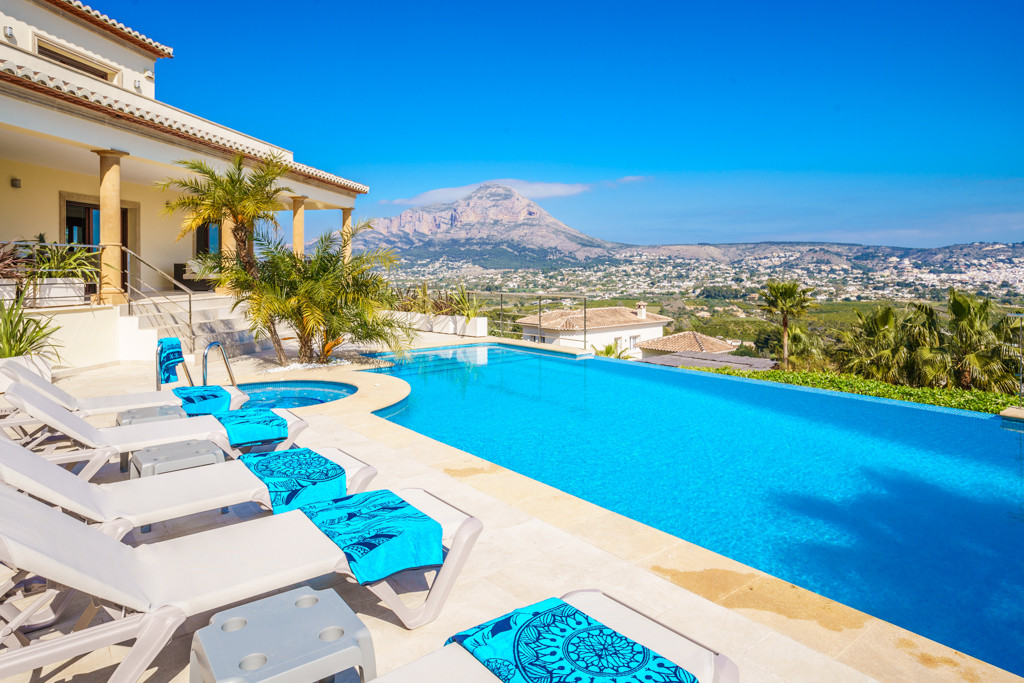 4 Bed Townhouse for sale in Javea Costa Blanca, Alicante, Spain
