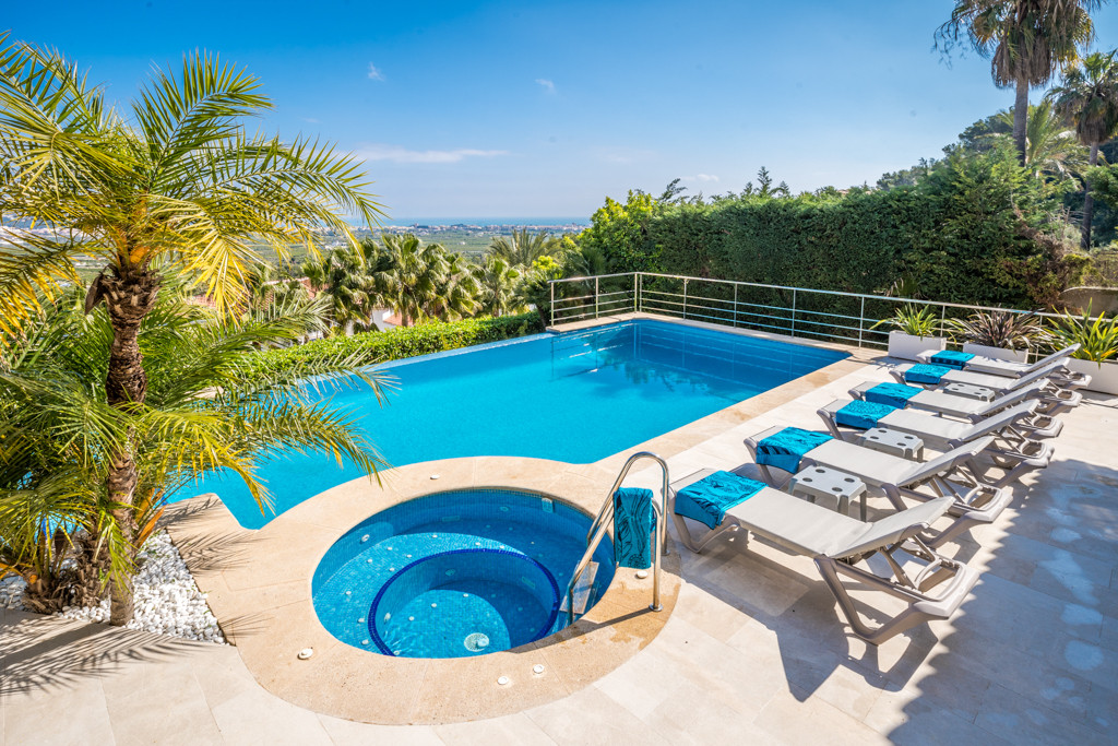 4 Bed Townhouse for sale in Javea Costa Blanca, Alicante, Spain