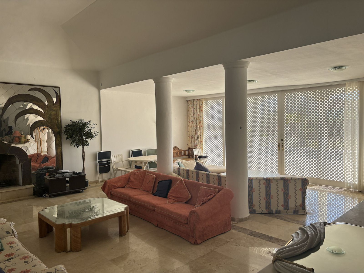 6 Bed Townhouse for sale in The Golden Mile Costa Del Sol, Málaga, Spain
