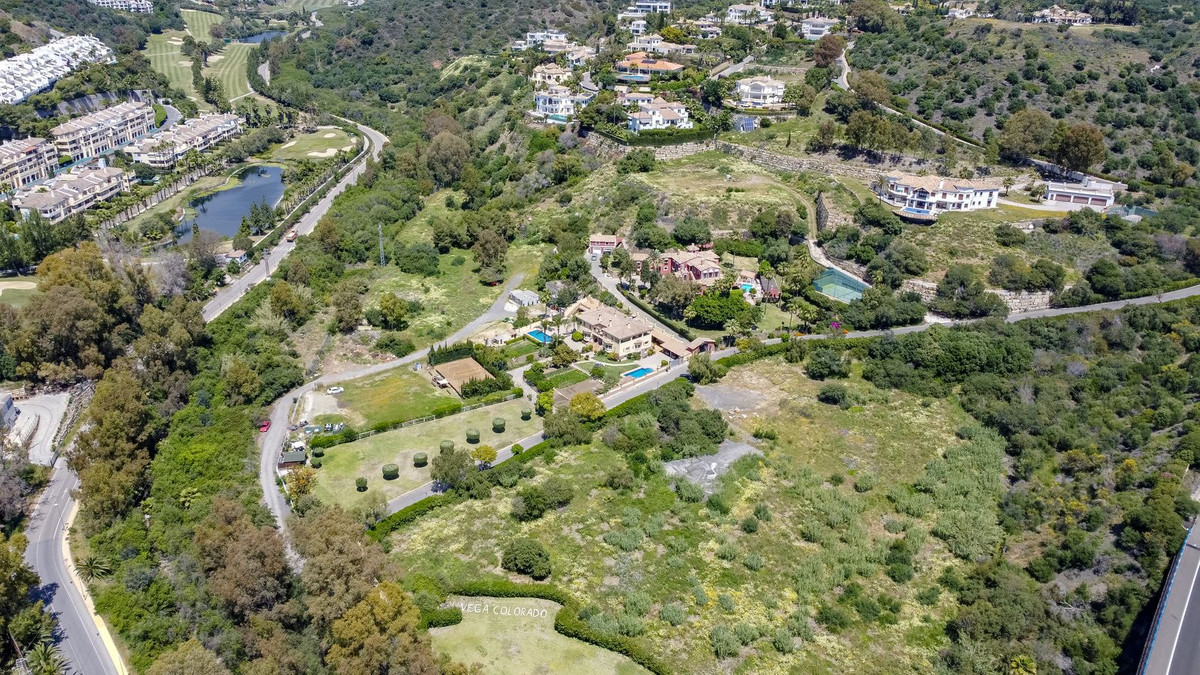 10 Bed Townhouse for sale in La Quinta Costa Del Sol, Málaga, Spain