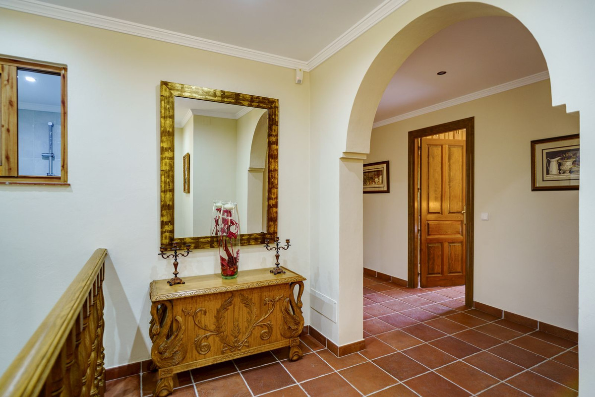 10 Bed Townhouse for sale in La Quinta Costa Del Sol, Málaga, Spain