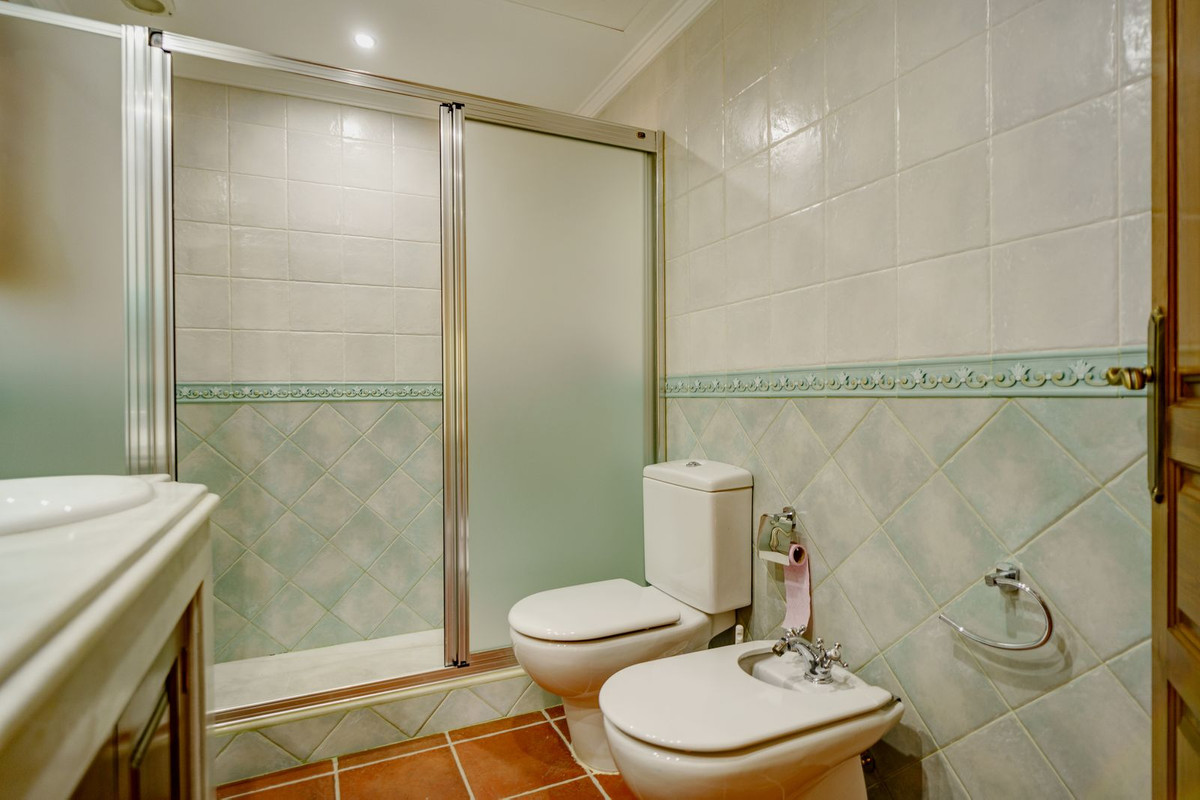 10 Bed Townhouse for sale in La Quinta Costa Del Sol, Málaga, Spain