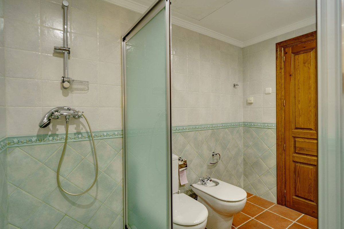 10 Bed Townhouse for sale in La Quinta Costa Del Sol, Málaga, Spain