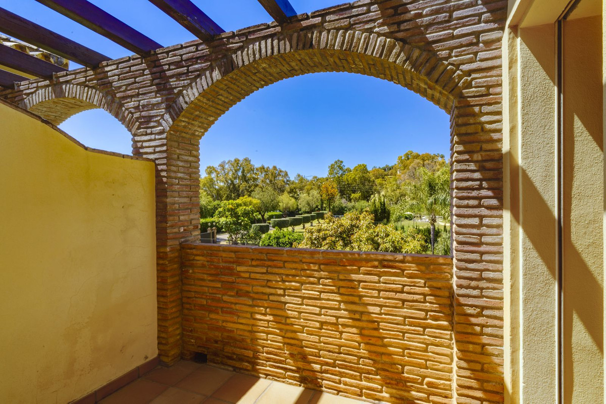10 Bed Townhouse for sale in La Quinta Costa Del Sol, Málaga, Spain
